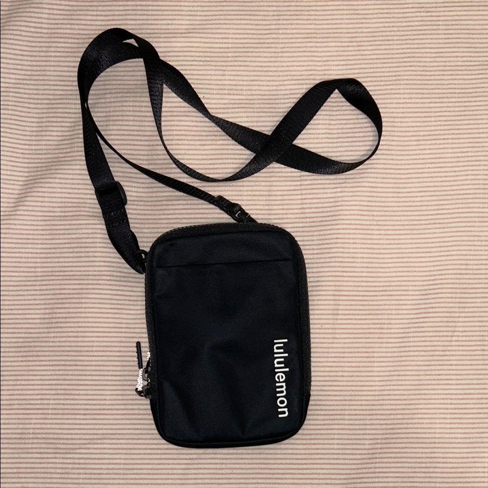 Lululemon Easy Access Crossbody Bag